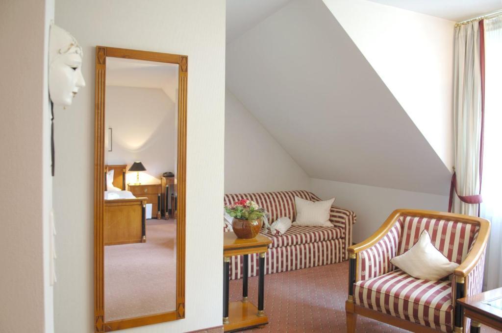 Hotel Gasthof Der Krug Stegaurach Quarto foto